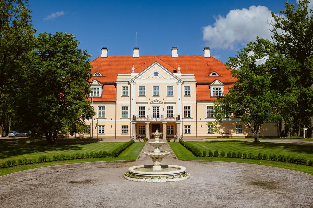 Malpils Manor Hotell Exteriör bild