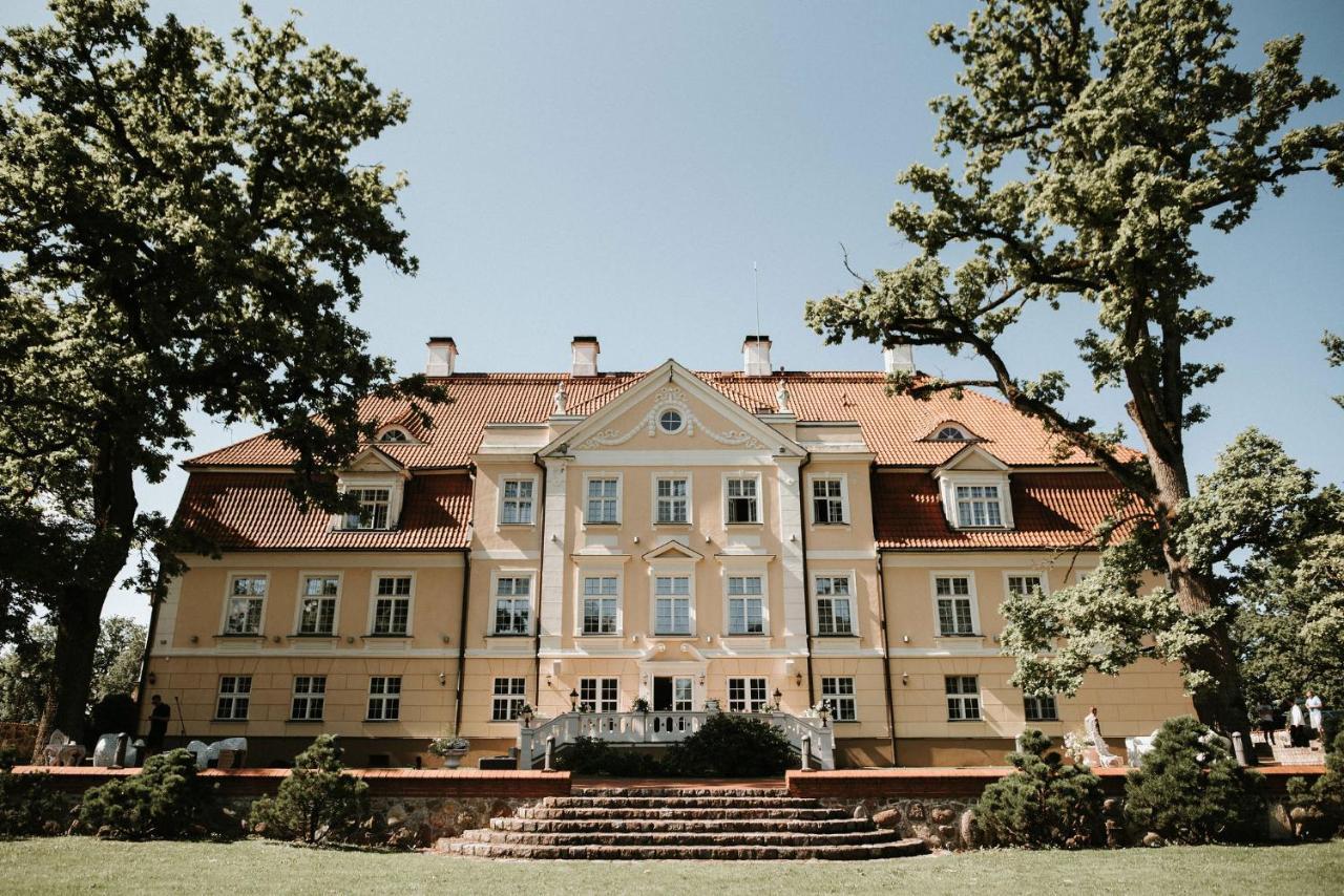 Malpils Manor Hotell Exteriör bild